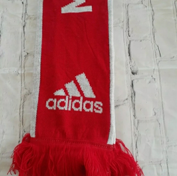 Adidas Manchester United Scarf NWT MUFC - Picture 4 of 4